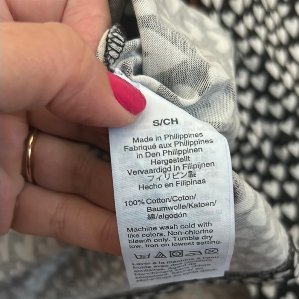J. Crew Black and White Heart Print Women's Top - Picture 4 of 4